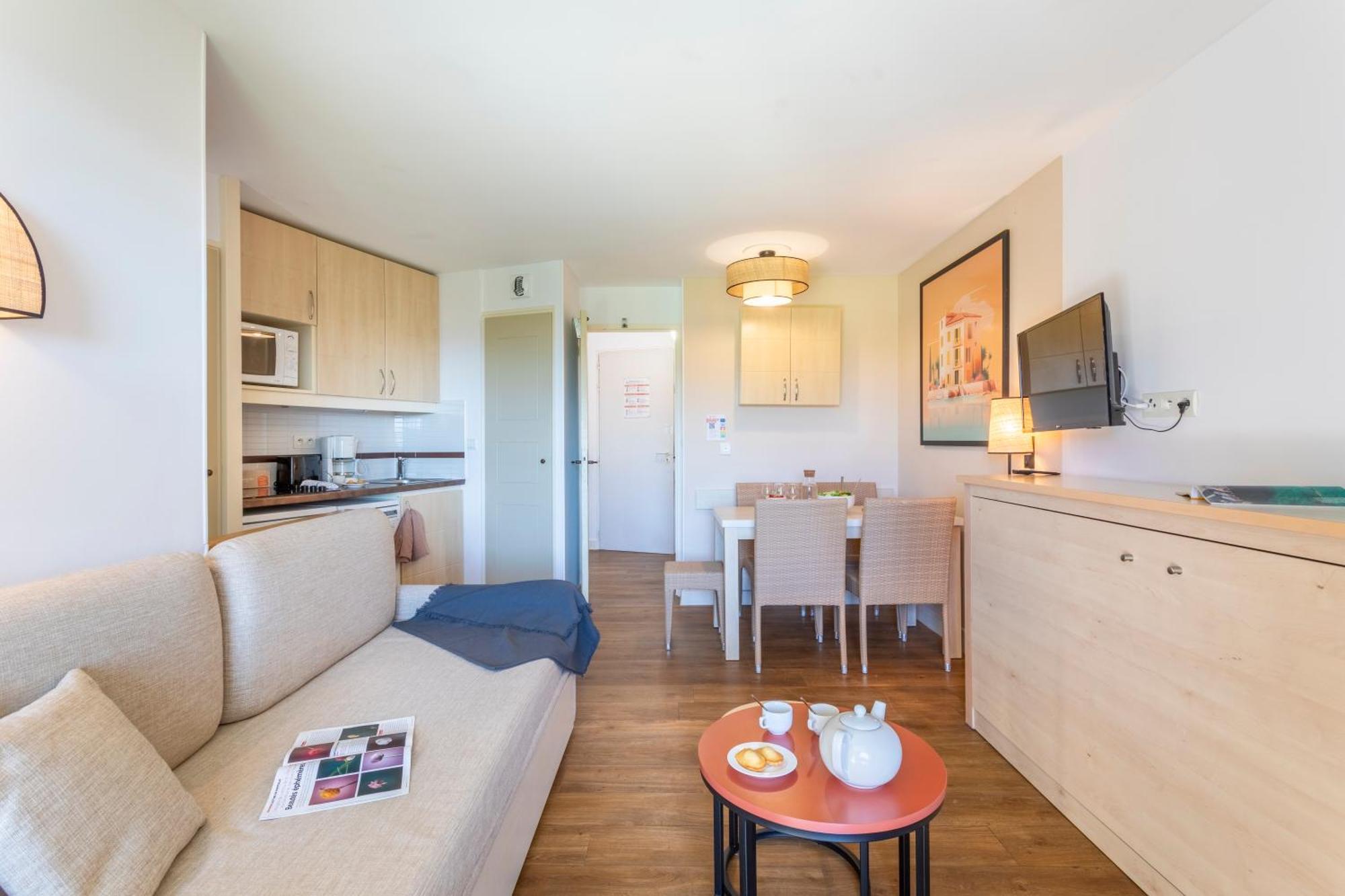 One-Bedroom Apartment Air Conditioning Terrace Sea View